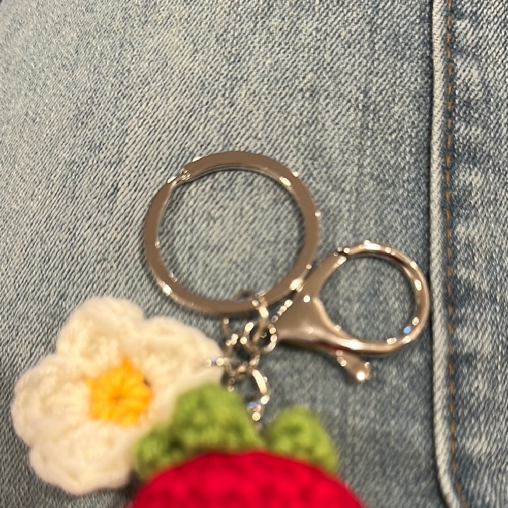 🔥Sold🔥Handmade Strawberry and Flower Keychain - Picture 4 of 4